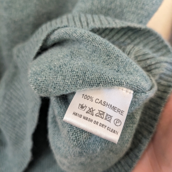 Invisible World Verdigris Blue Green Cashmere Turtleneck Sweater. Small - Picture 4 of 5